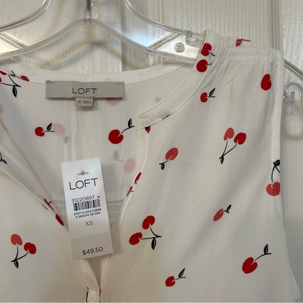 Loft Cherry Print Sleeveless Blouse in White Size XS - Picture 2 of 4